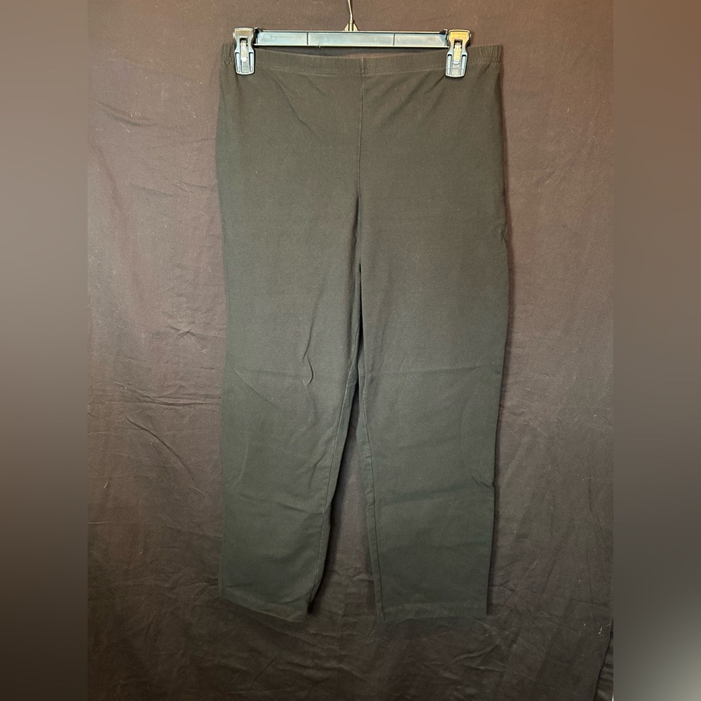 Women with Control black thin leggings